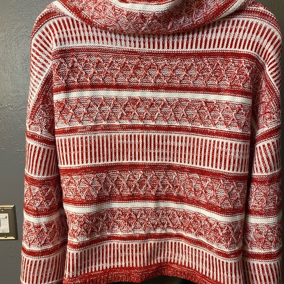 SHEIN Red/Rust and Cream Cropped Fringe Sweater - Picture 7 of 16